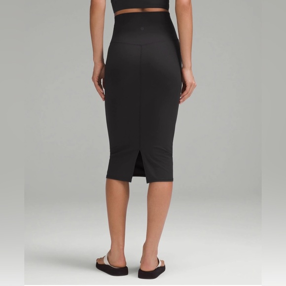 Nulu Slim-Fit High-Rise Skirt - lululemon - Picture 3 of 8